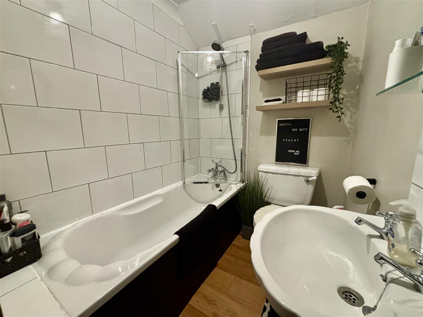 Brynamlwg Road, Fforestfach, Swansea, SA5 8HZ